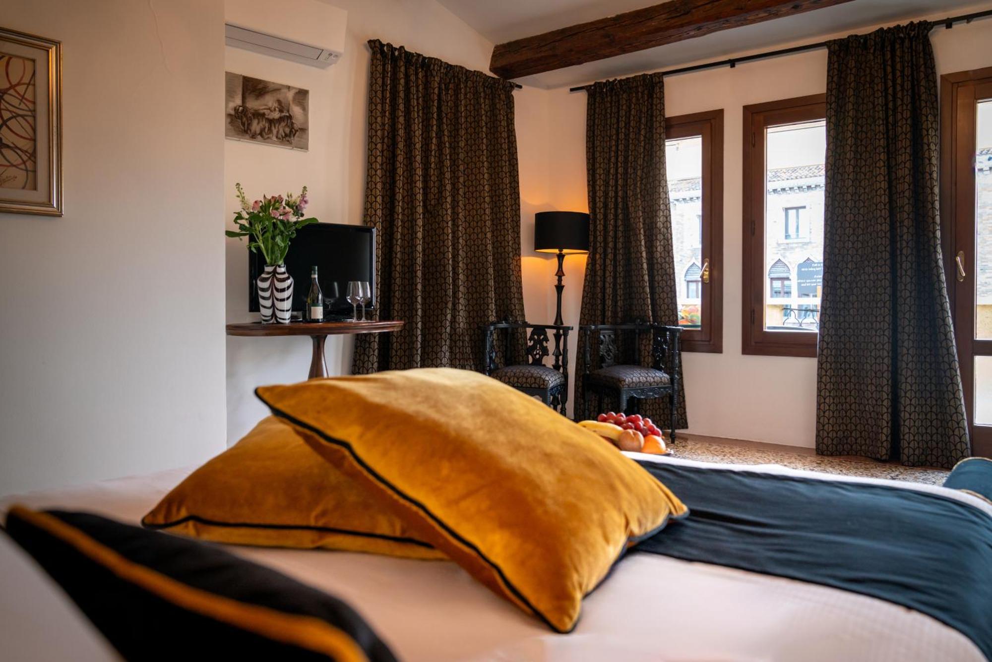 Palazzo San Luca Hotel Venice Phòng bức ảnh