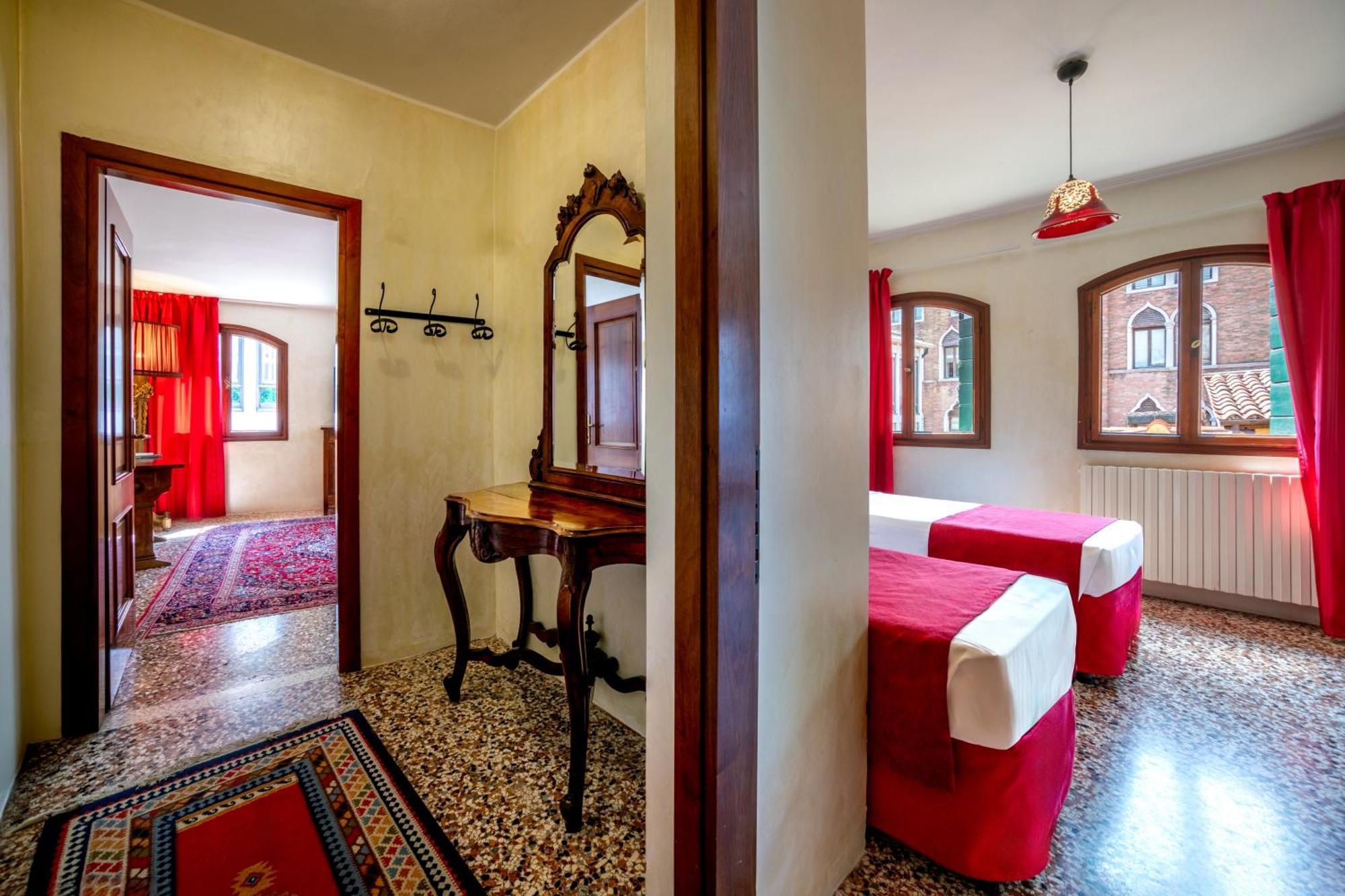 Palazzo San Luca Hotel Venice Phòng bức ảnh