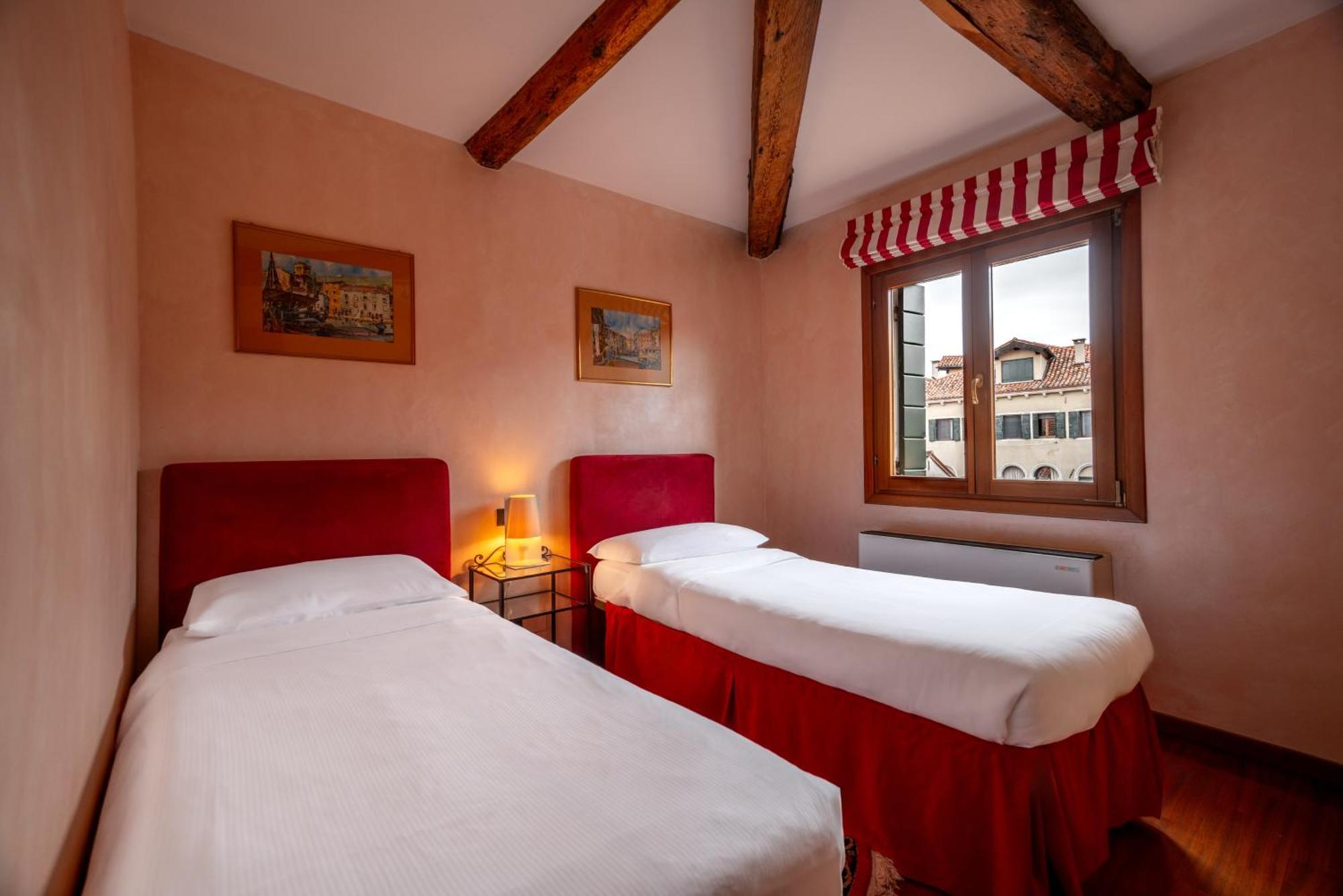 Palazzo San Luca Hotel Venice Phòng bức ảnh